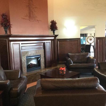 ซูเปอร์ 8 บาย วินด์แฮม ไฮ ริเวอร์ แอลเบอร์ตา Hotel High River ภายนอก รูปภาพ