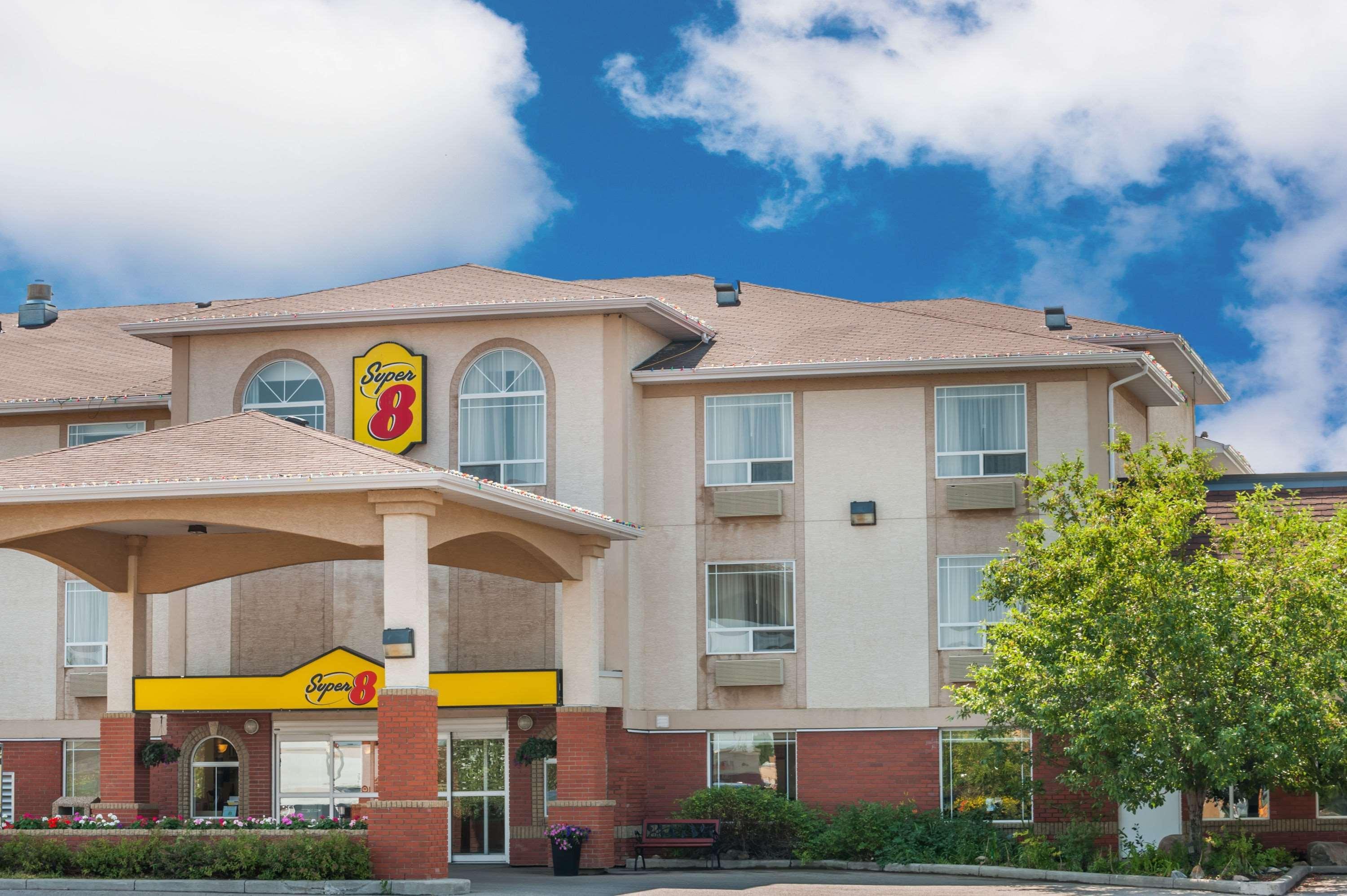 ซูเปอร์ 8 บาย วินด์แฮม ไฮ ริเวอร์ แอลเบอร์ตา Hotel High River ภายนอก รูปภาพ