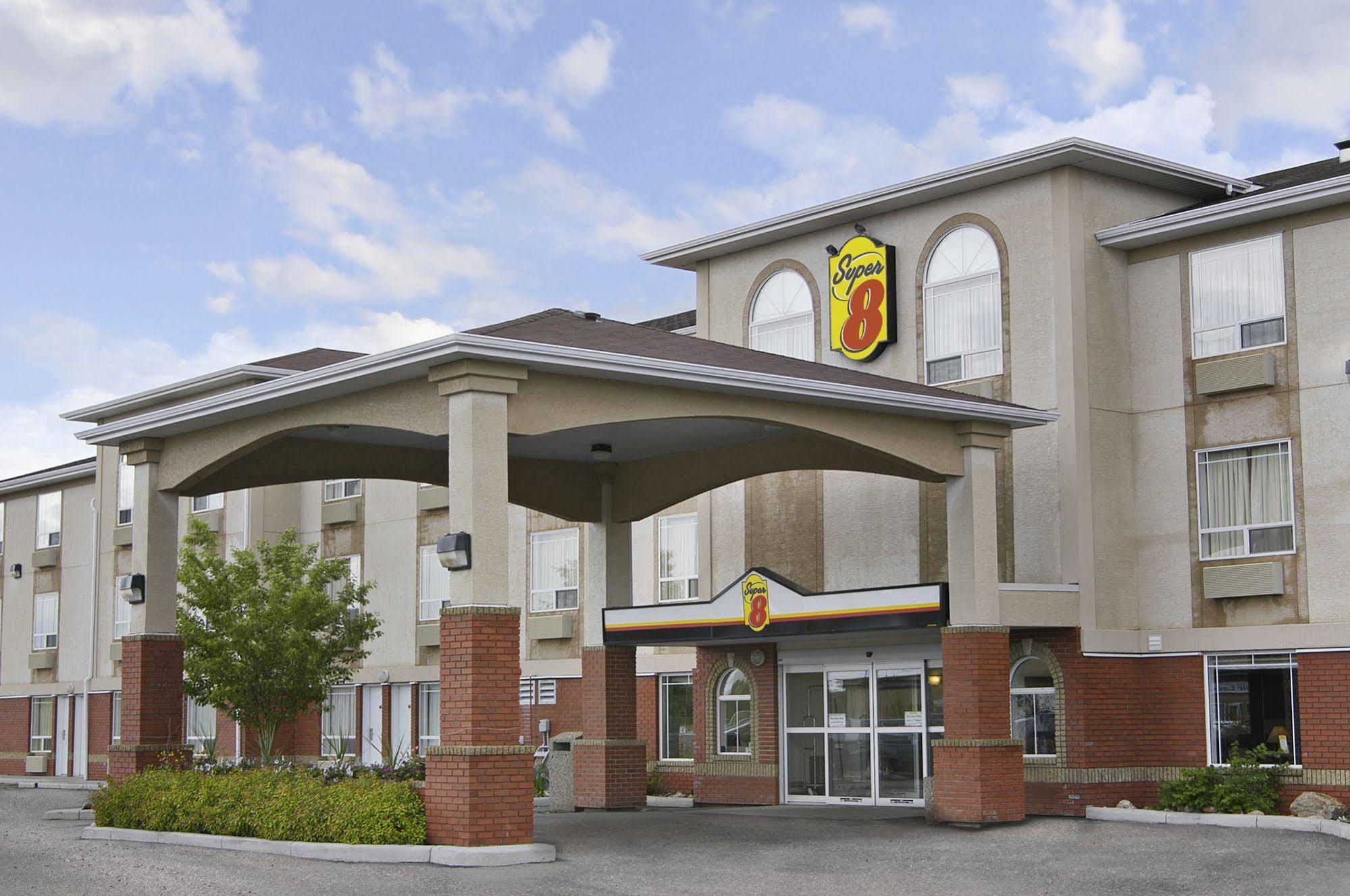 ซูเปอร์ 8 บาย วินด์แฮม ไฮ ริเวอร์ แอลเบอร์ตา Hotel High River ภายนอก รูปภาพ