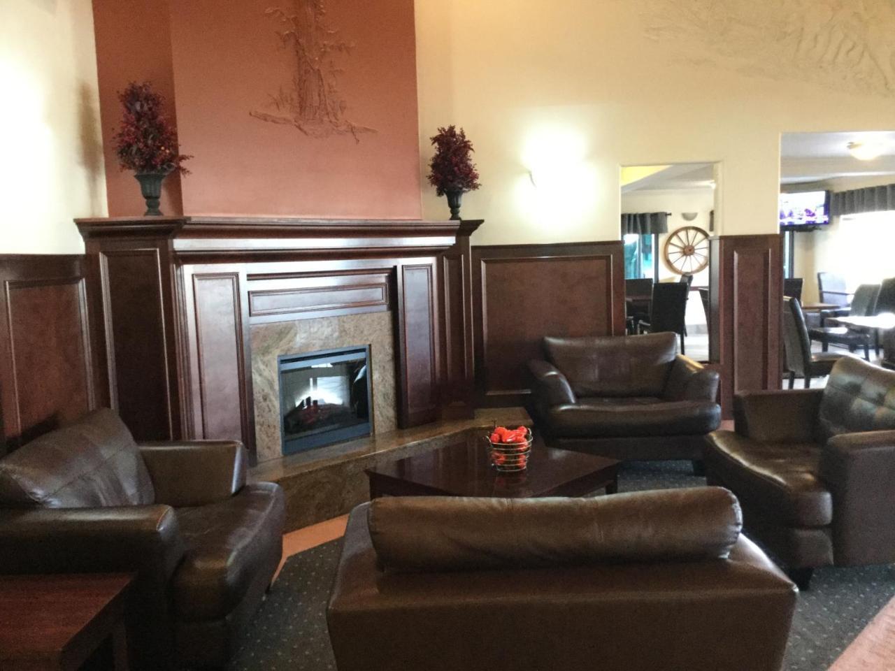 ซูเปอร์ 8 บาย วินด์แฮม ไฮ ริเวอร์ แอลเบอร์ตา Hotel High River ภายนอก รูปภาพ