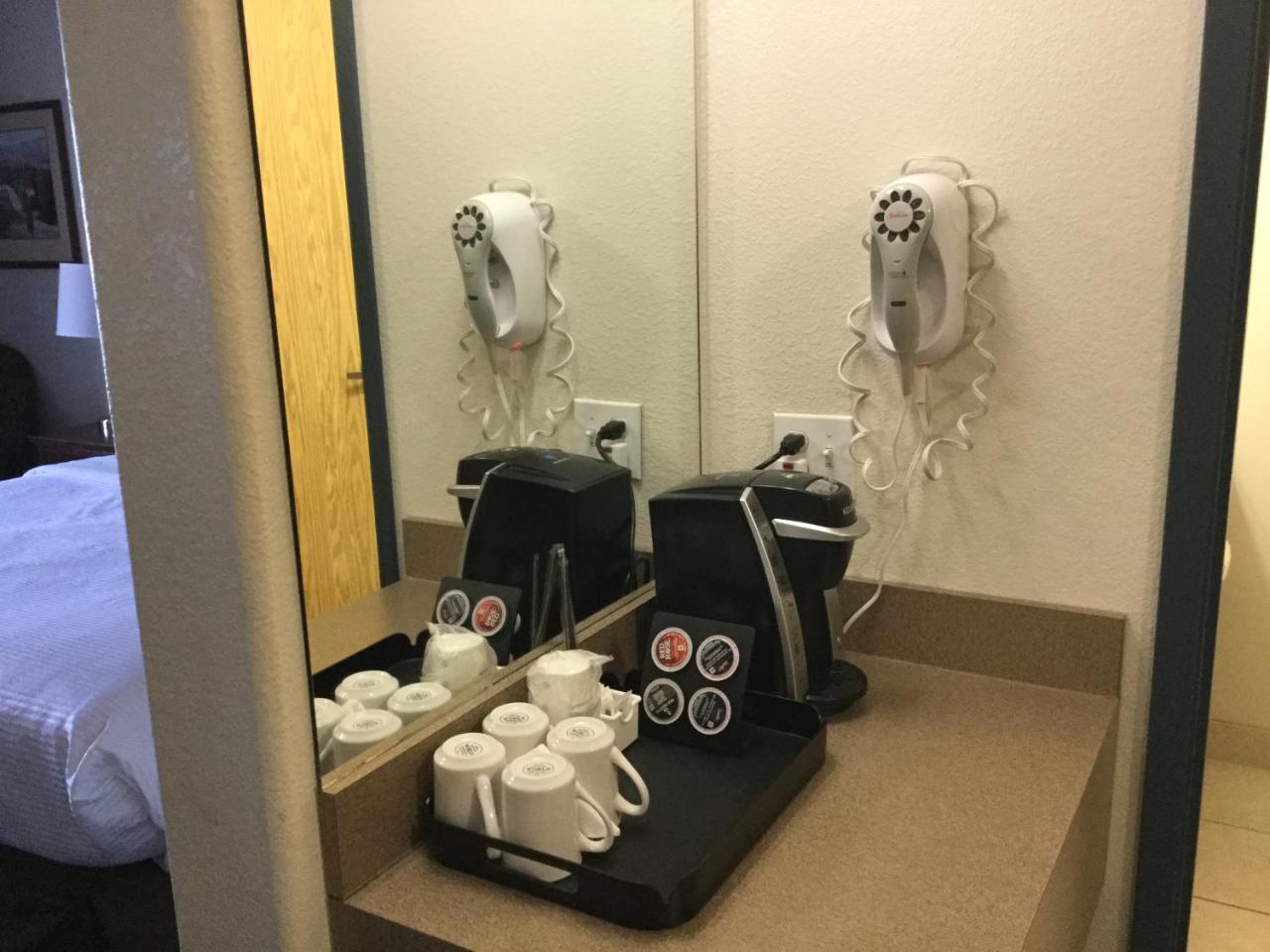 ซูเปอร์ 8 บาย วินด์แฮม ไฮ ริเวอร์ แอลเบอร์ตา Hotel High River ภายนอก รูปภาพ